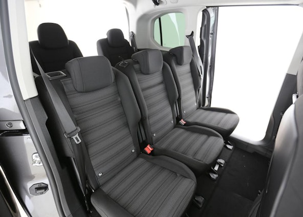 Vehicle image 5 Vehicle image 5