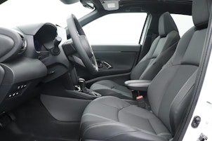 Vehicle image TOYOTA Yaris Cross 1.5 VVT-i HSD Premiere Edition AWD-i