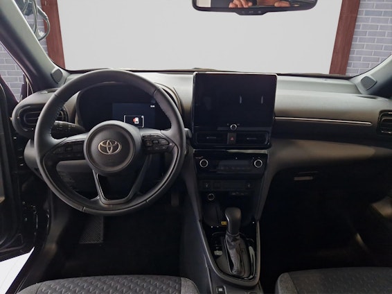 Vehicle image 6