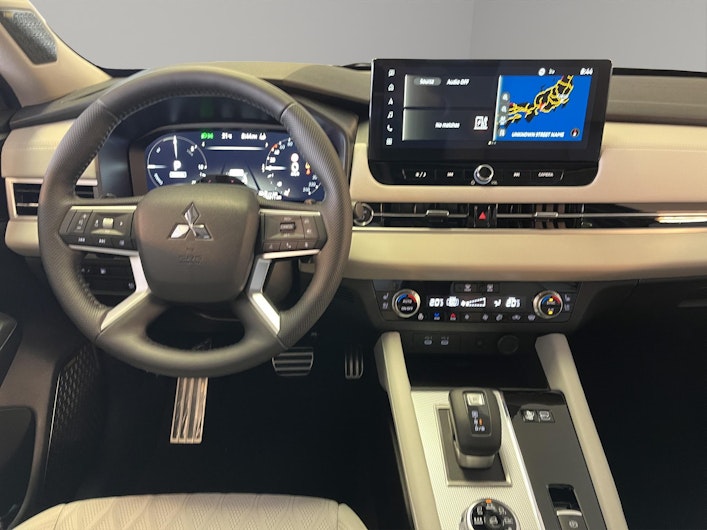 Vehicle image MITSUBISHI OUTLANDER