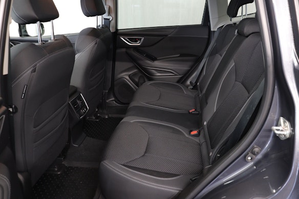 SUBARU Forester Station 2.0i e-Boxer Swiss Plus 2