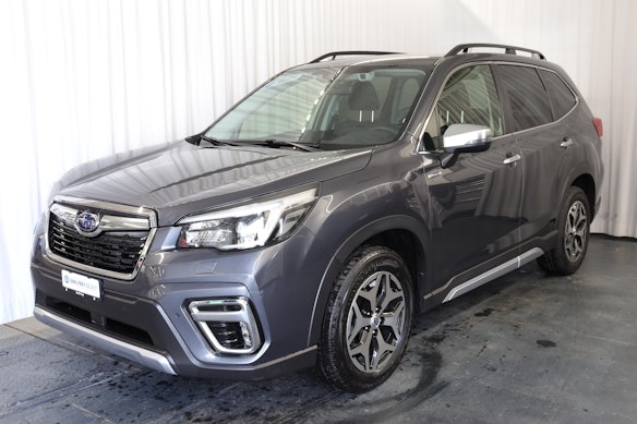 SUBARU Forester Station 2.0i e-Boxer Swiss Plus 0