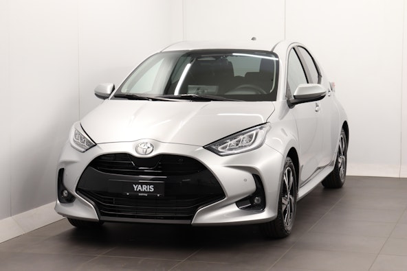 First vehicle image