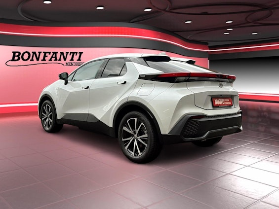Vehicle image 4