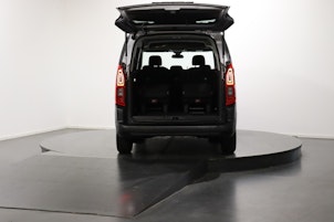 Vehicle image CITROEN Berlingo XL 1.5 BlueHDi 130 Shine