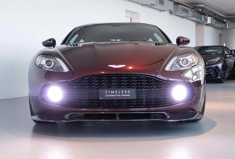 Vehicle image ASTON MARTIN V12 Vanquish