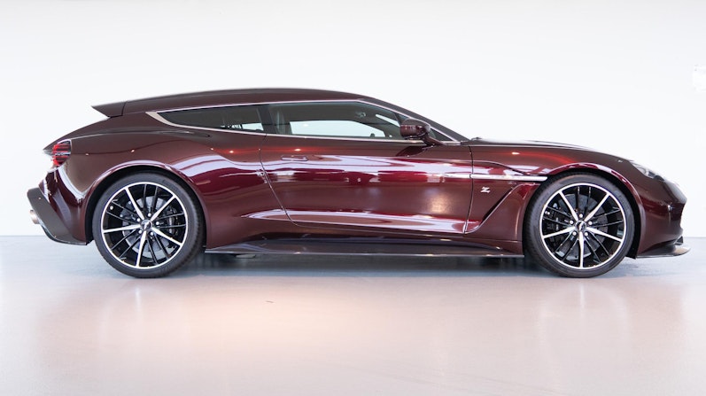 Vehicle image ASTON MARTIN V12 Vanquish