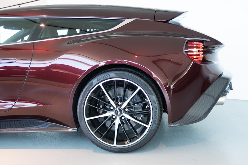 Vehicle image ASTON MARTIN V12 Vanquish