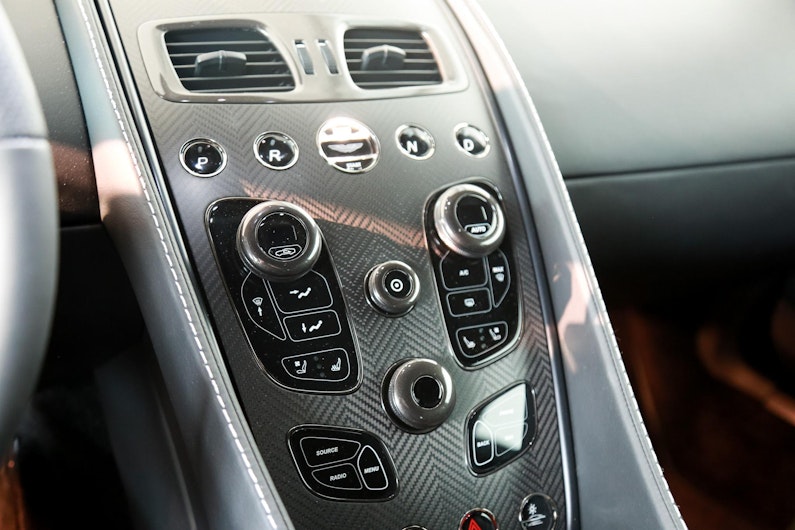 Vehicle image ASTON MARTIN V12 Vanquish