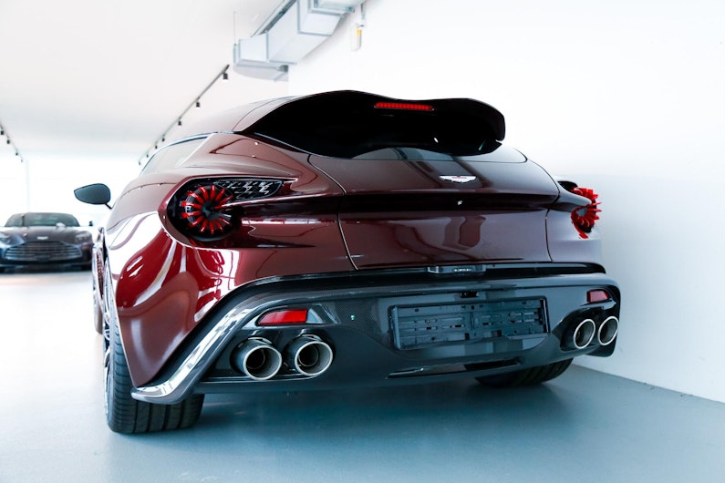 Vehicle image ASTON MARTIN V12 Vanquish