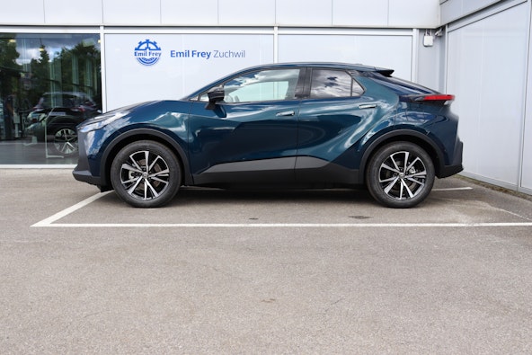 Vehicle image 4