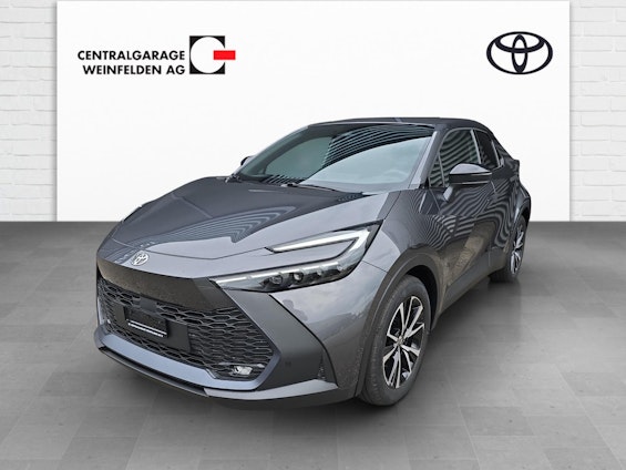 First vehicle image