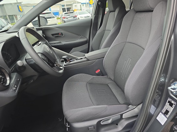 Vehicle image 10