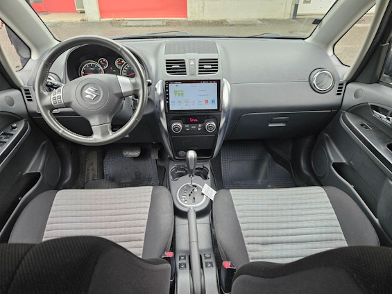 Vehicle image 8
