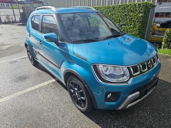 First vehicle image