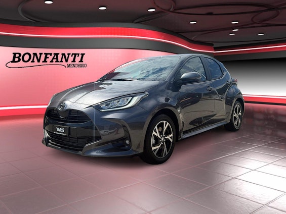 First vehicle image