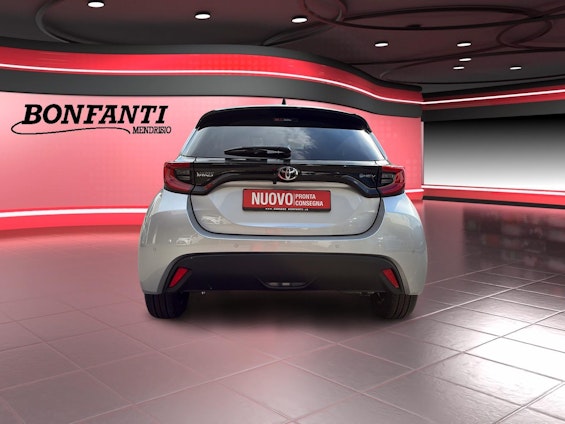 Vehicle image 5