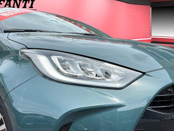 Vehicle image 8
