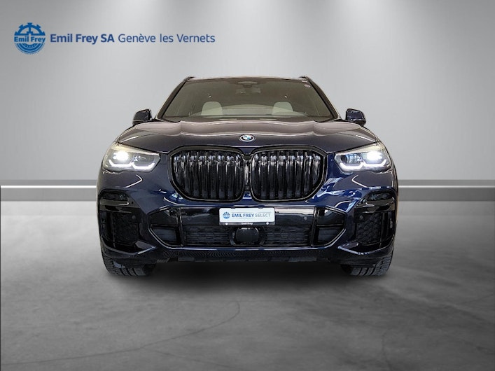 Vehicle image BMW X5