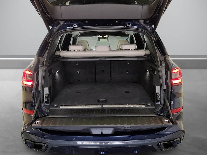 Vehicle image BMW X5