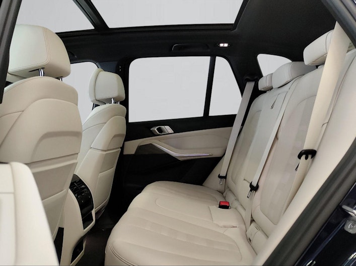 Vehicle image BMW X5