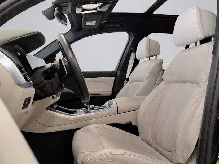 Vehicle image BMW X5