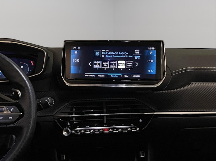 Vehicle image PEUGEOT 2008