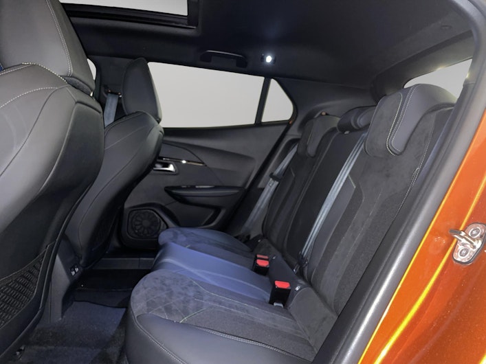 Vehicle image PEUGEOT 2008