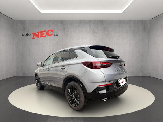 Vehicle image 4 Vehicle image 4