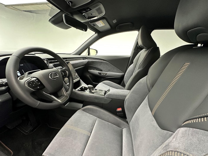 Vehicle image LEXUS LBX