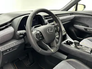 Lexus LBX 1.5 Hybrid Cool AWD