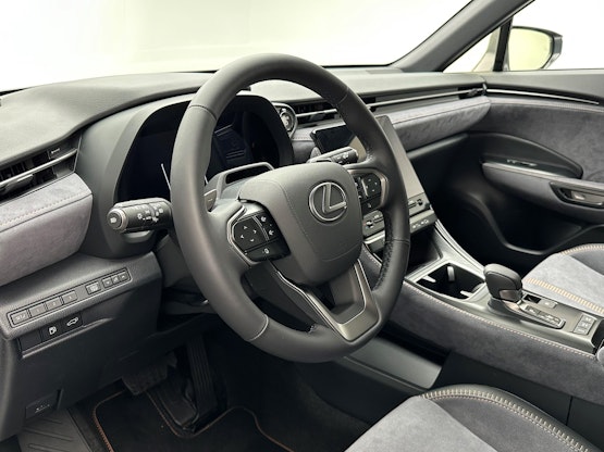 Vehicle image 6 Vehicle image 6