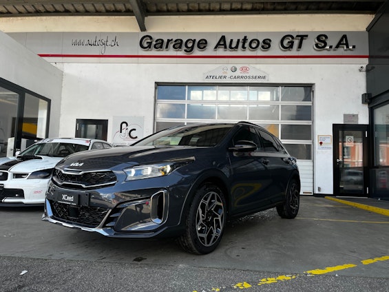 First vehicle image First vehicle image