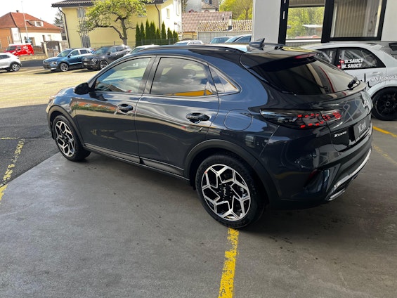 Vehicle image 3 Vehicle image 3