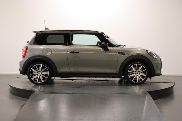 MINI Mini F56 Cooper SE 2