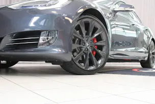 Tesla Model S Ludicrous Performance 795 PS