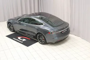 Tesla Model S Ludicrous Performance 795 PS