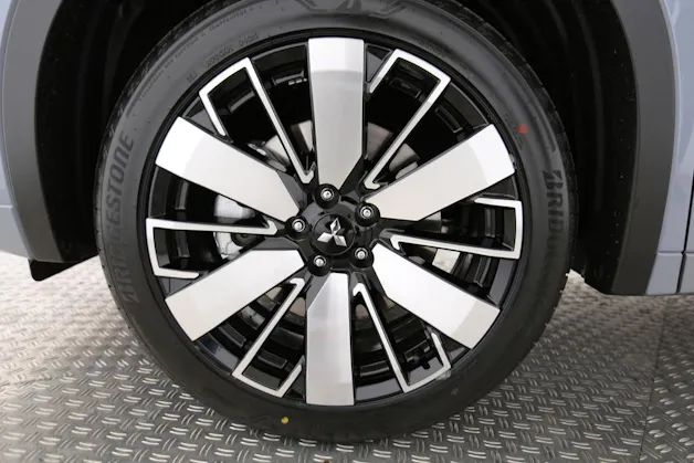 Mitsubishi Outlander 2.4 PHEV Instyle+ 4x4