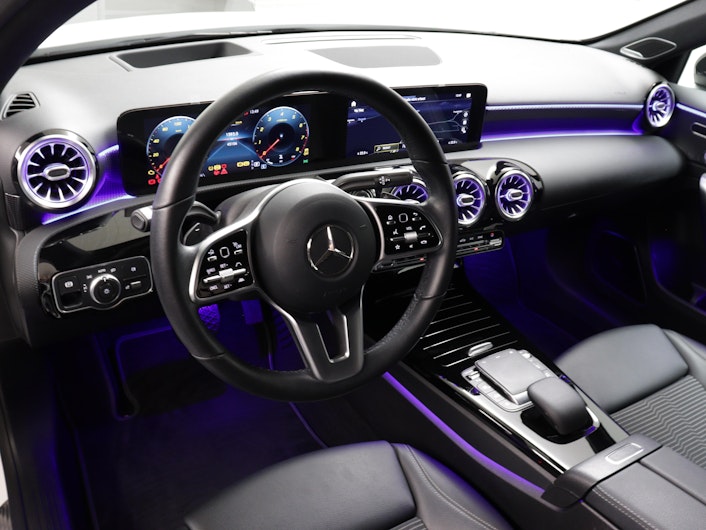 Vehicle image MERCEDES-BENZ A 180