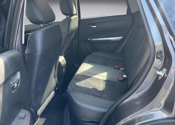 Vehicle image 14 Vehicle image 14