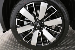 Vehicle image MITSUBISHI Outlander 2.4 PHEV Instyle+ 4x4