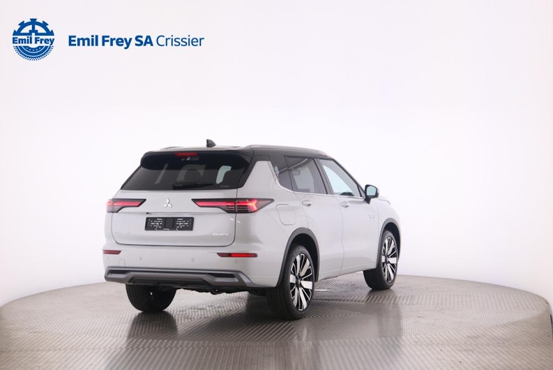 Vehicle image MITSUBISHI OUTLANDER