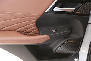 Vehicle image MITSUBISHI Outlander 2.4 PHEV Instyle+ 4x4