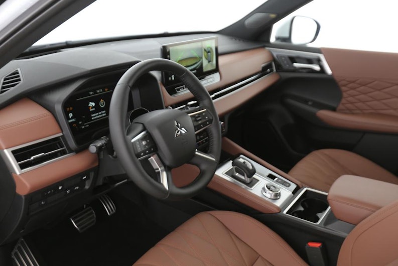 Vehicle image MITSUBISHI OUTLANDER