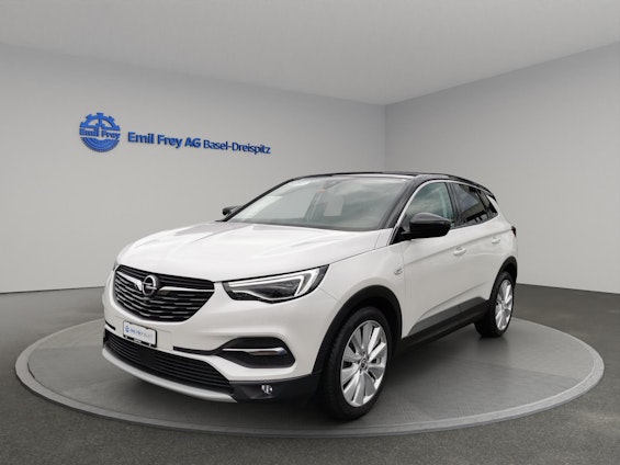 First vehicle image