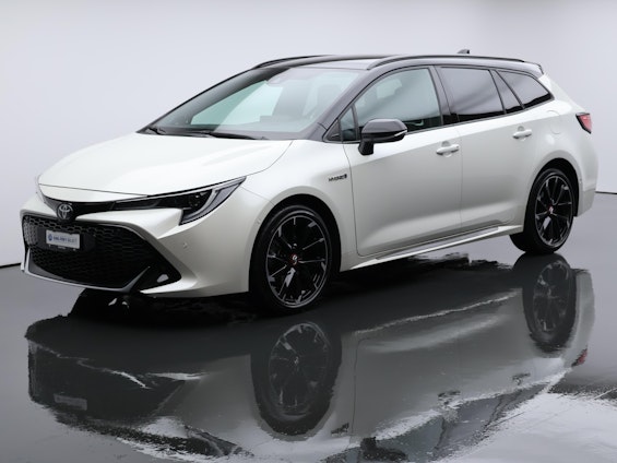 First vehicle image