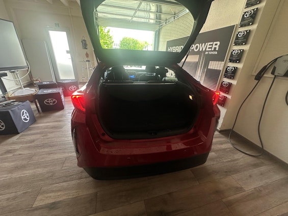 Vehicle image 8