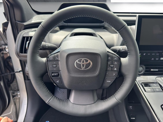 Vehicle image 9 Vehicle image 9