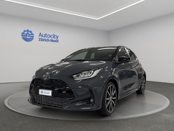First vehicle image