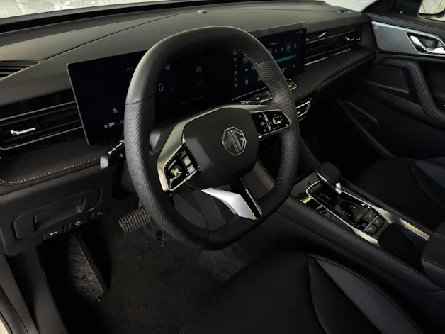 MG HS 1.5 PHEV Luxury